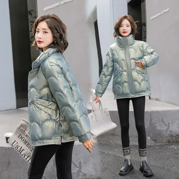 Сезонная глянцевая пуховая куртка с хлопчатобумажной подкладкой на глянцевом пуху, женская короткая куртка 2023, зимняя корейская версия, Свободная куртка с хлопчатобумажной подкладкой.